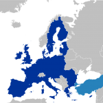 El dilema de May: permanecer o no en la Unión Aduanera tras Brexit